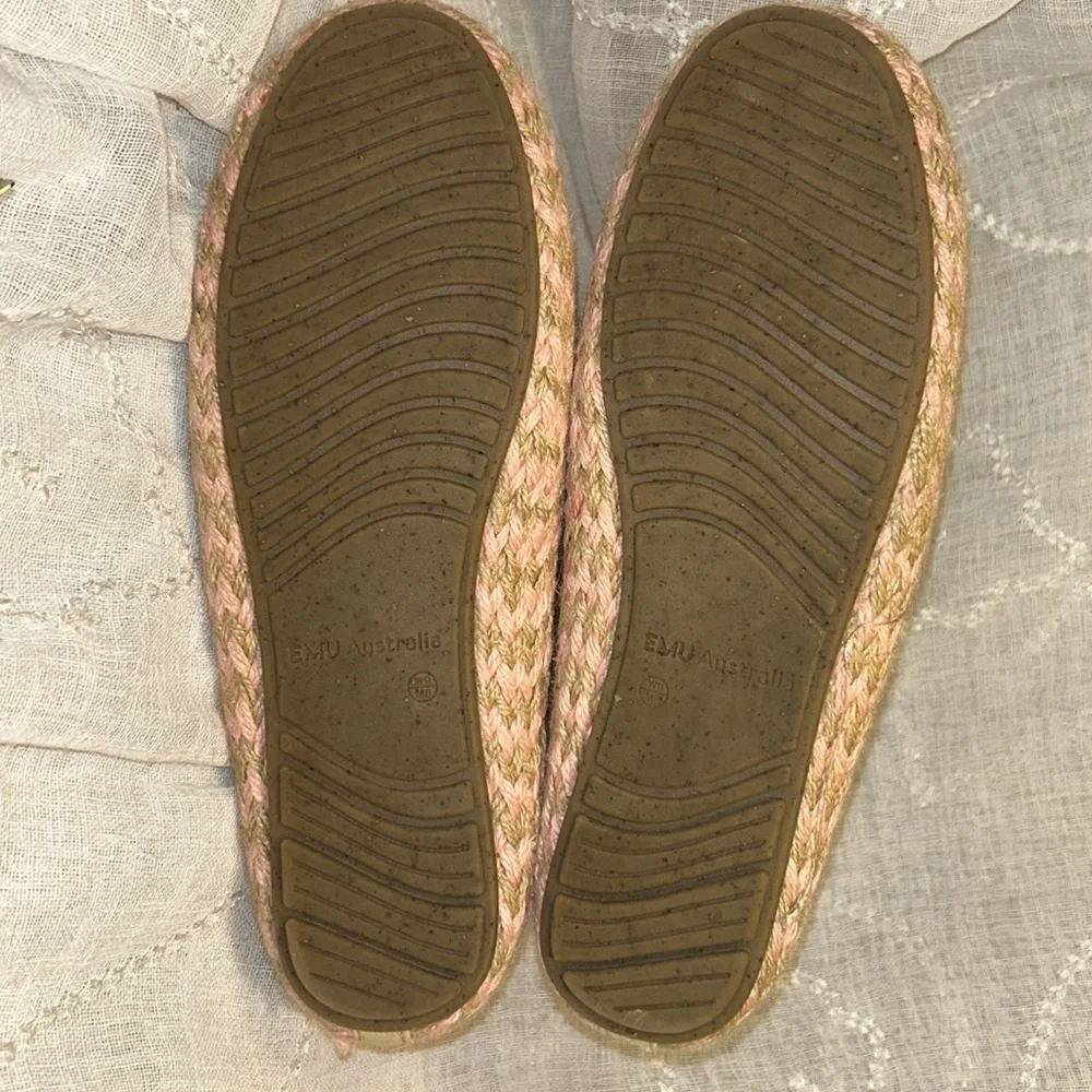 NWOT EMU espadrille leather flats